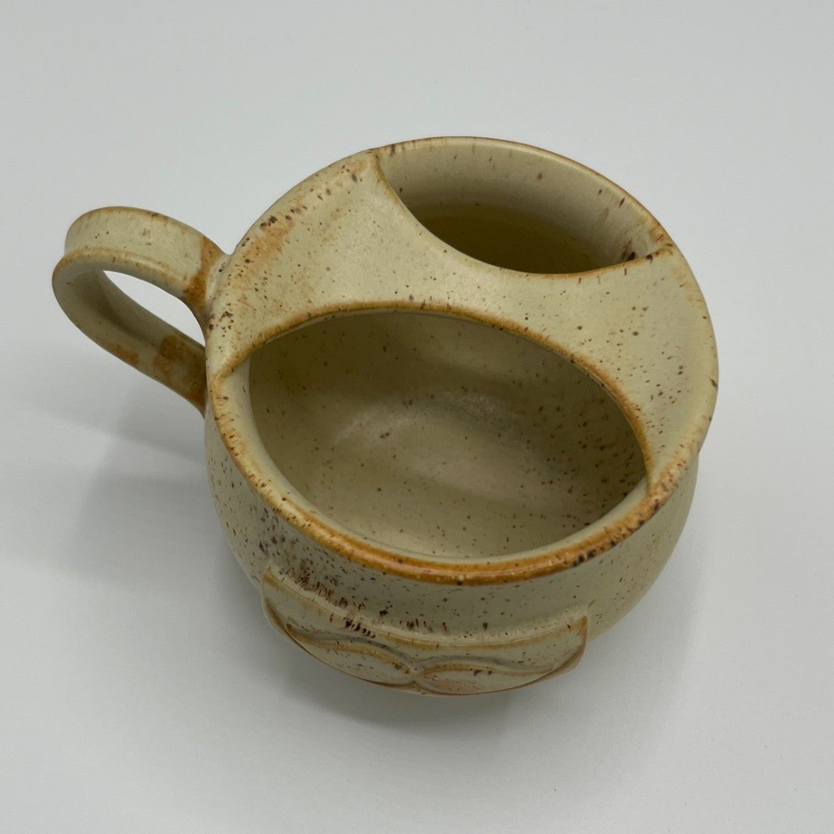 Handrenndur skeggbolli frá Eldstó