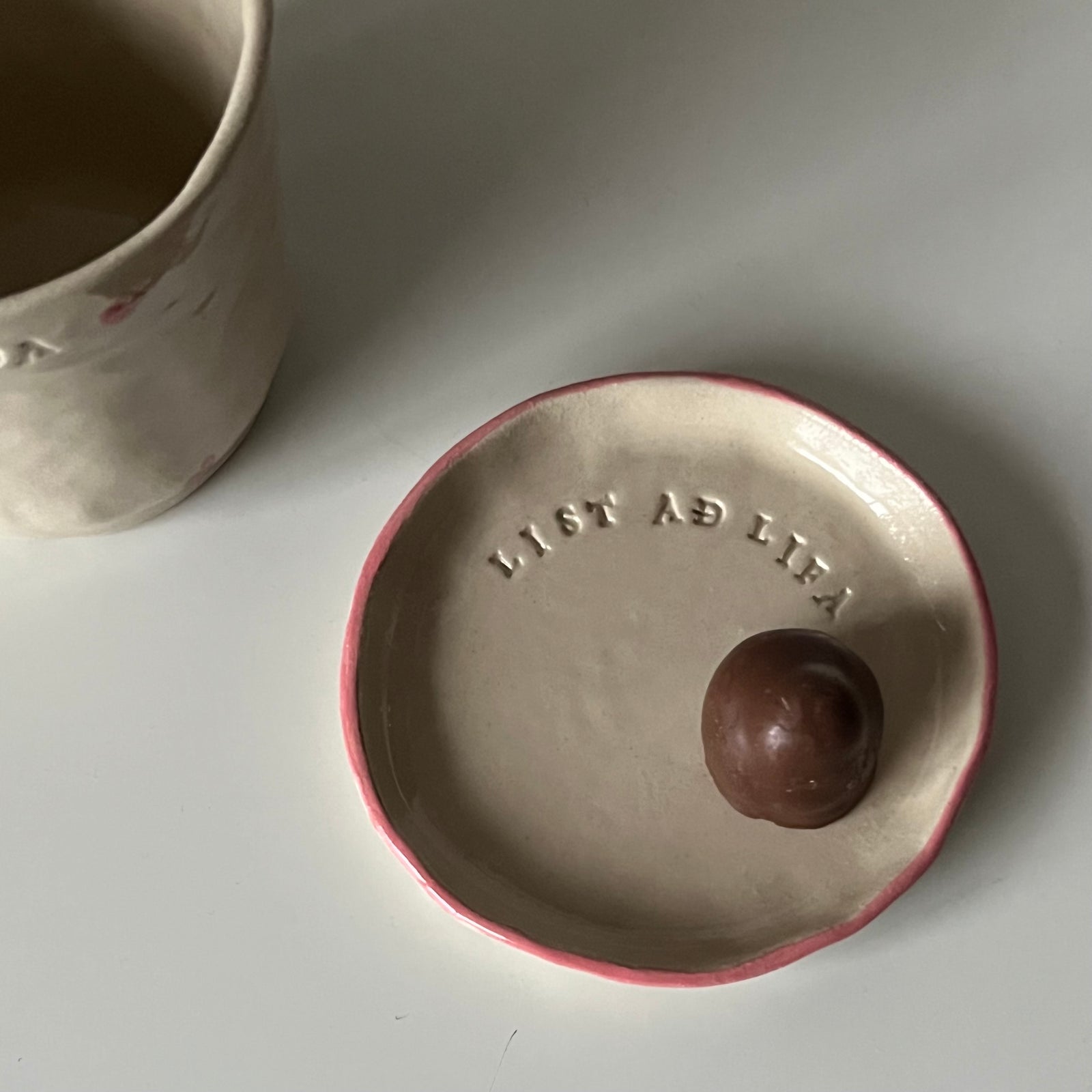 LIST AÐ LIFA - handgerður diskur