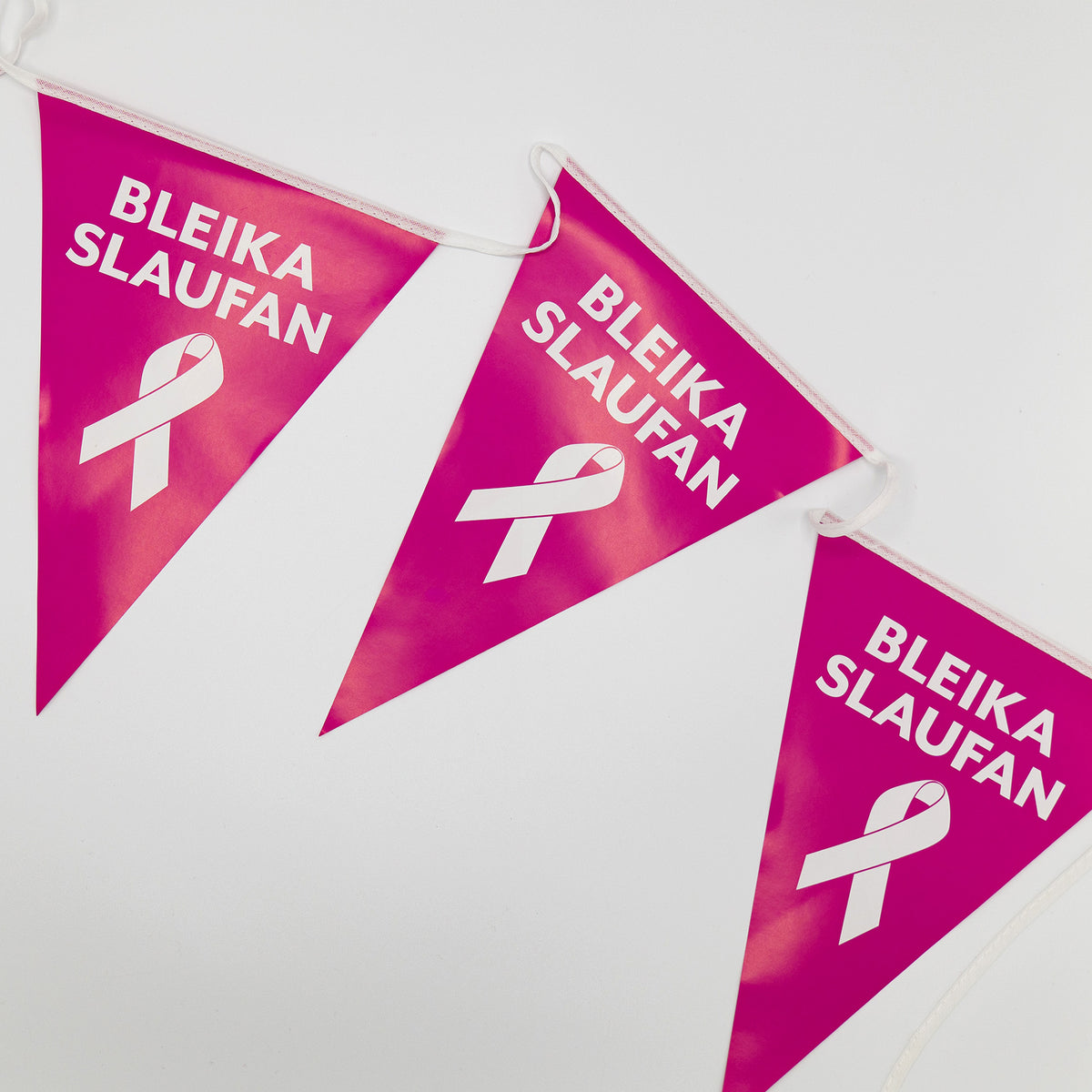 Bleika slaufan - fánaveifur